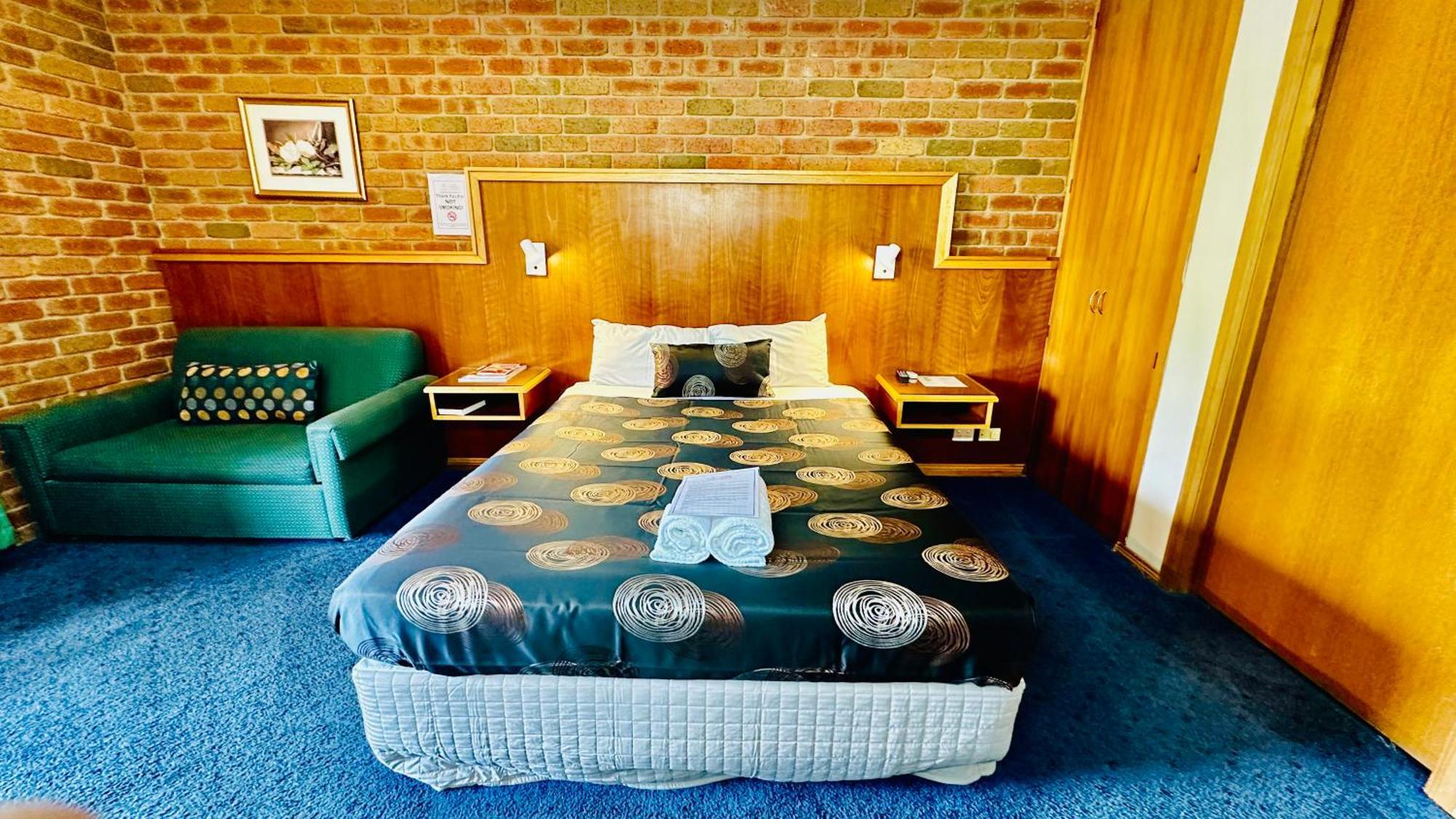 Early Australian Motor Inn Mildura Exterior photo
