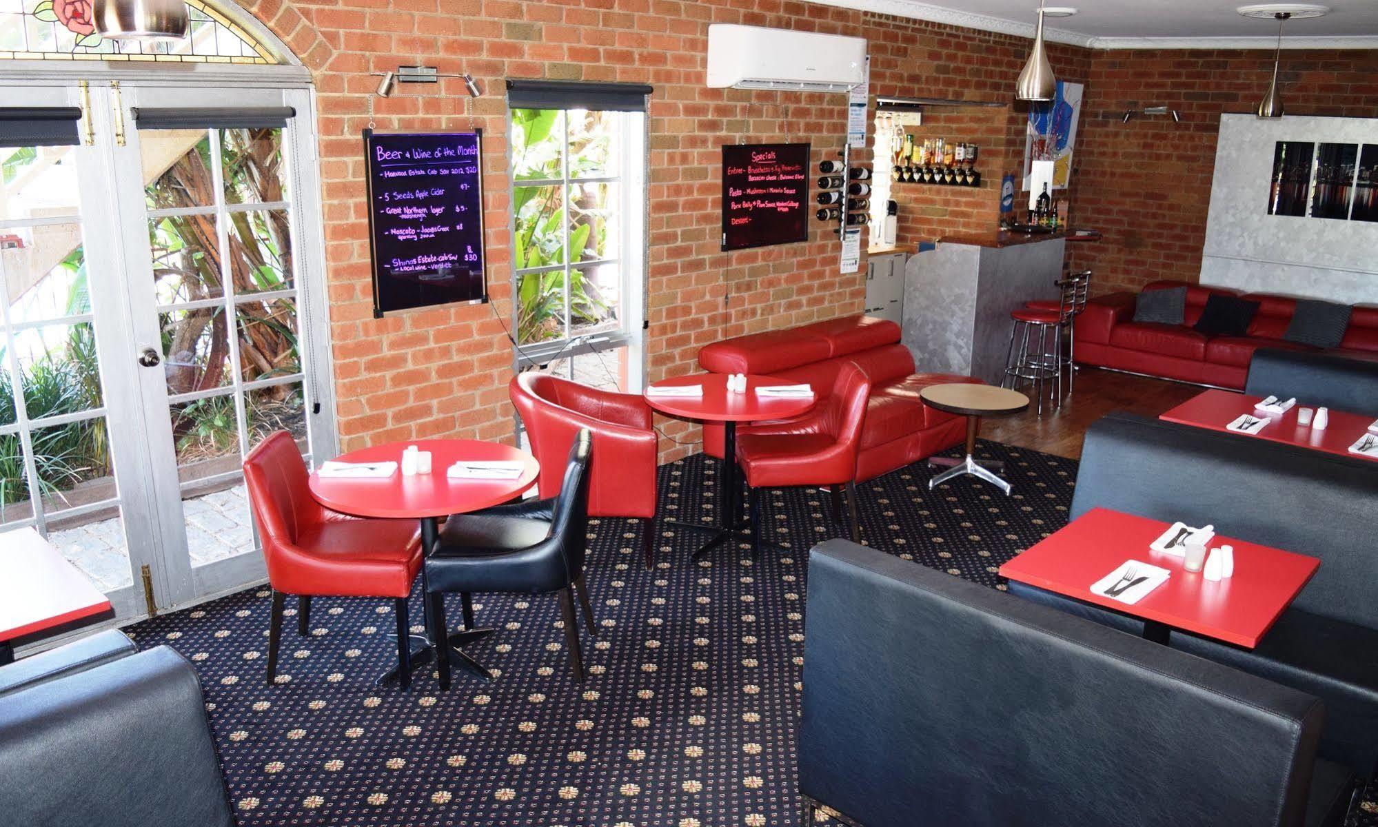 Early Australian Motor Inn Mildura Exterior photo