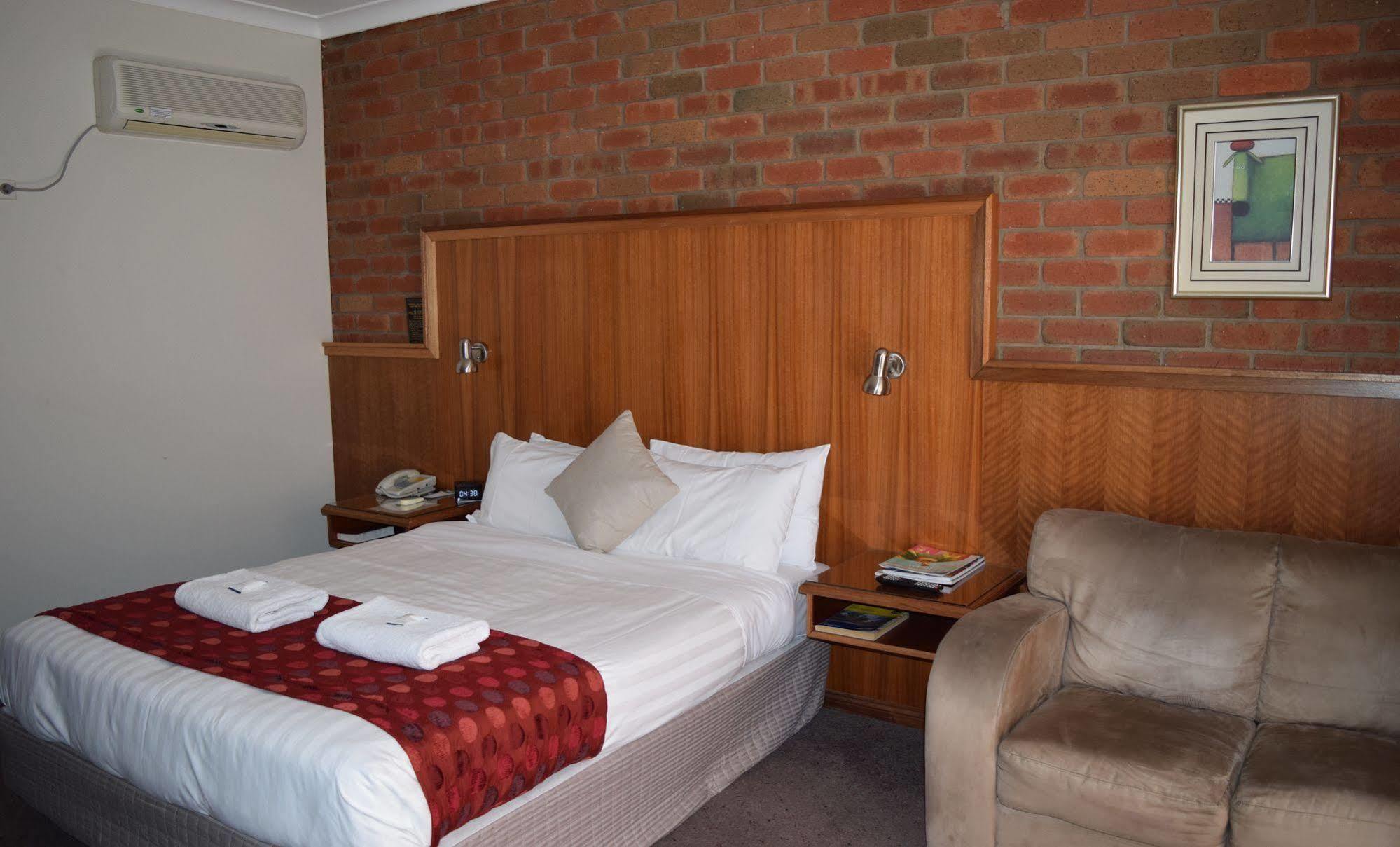 Early Australian Motor Inn Mildura Exterior photo