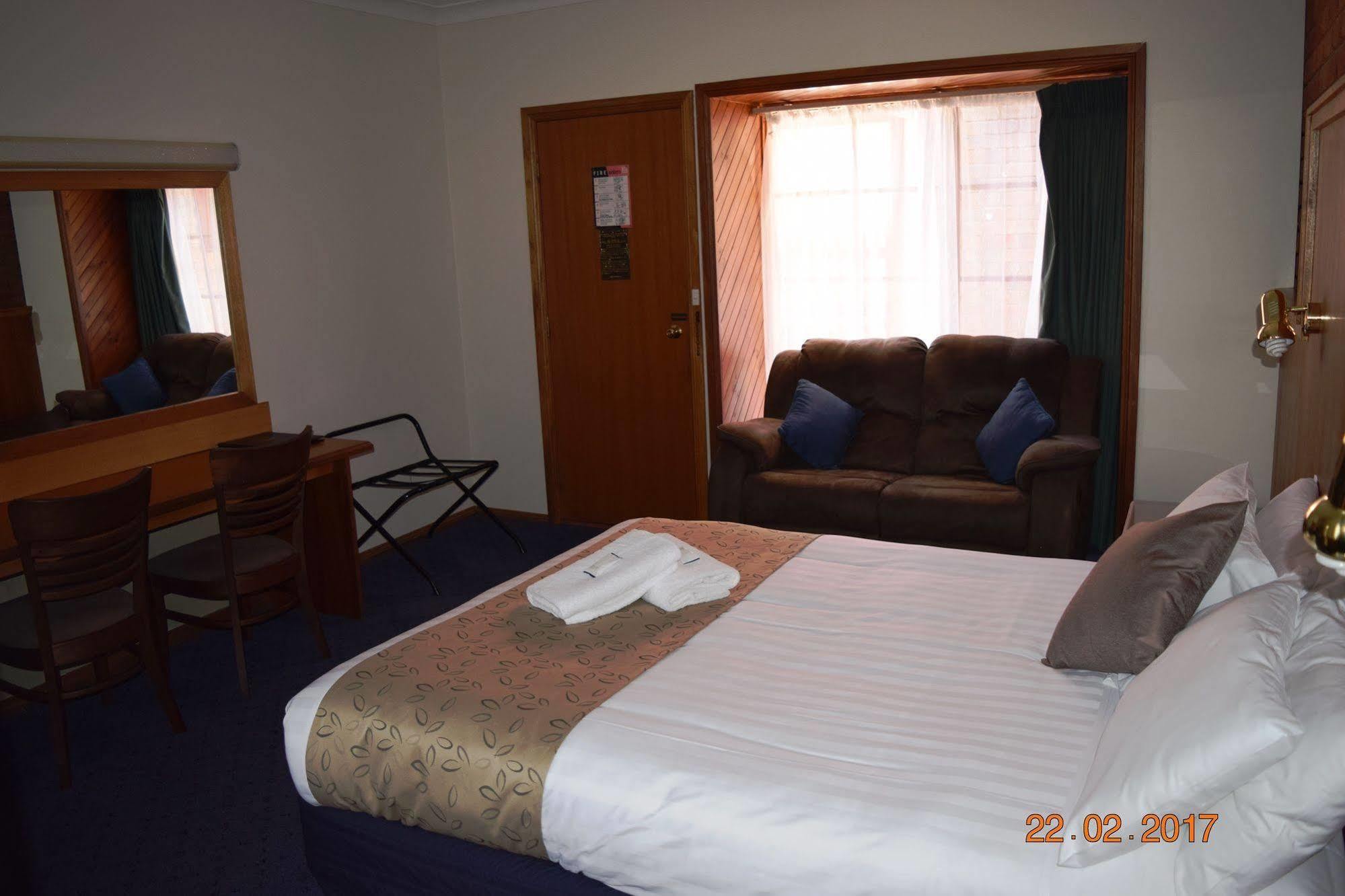 Early Australian Motor Inn Mildura Exterior photo